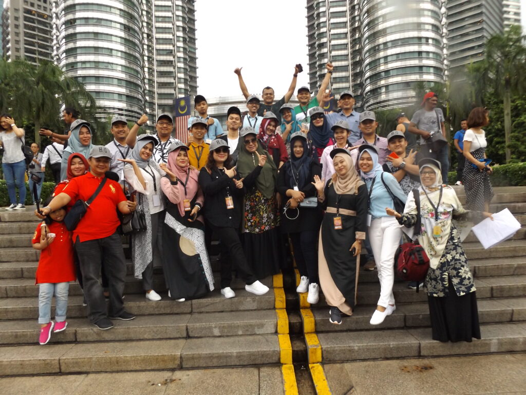 wisatawan pt. hamkagiat tour & travel di singapura