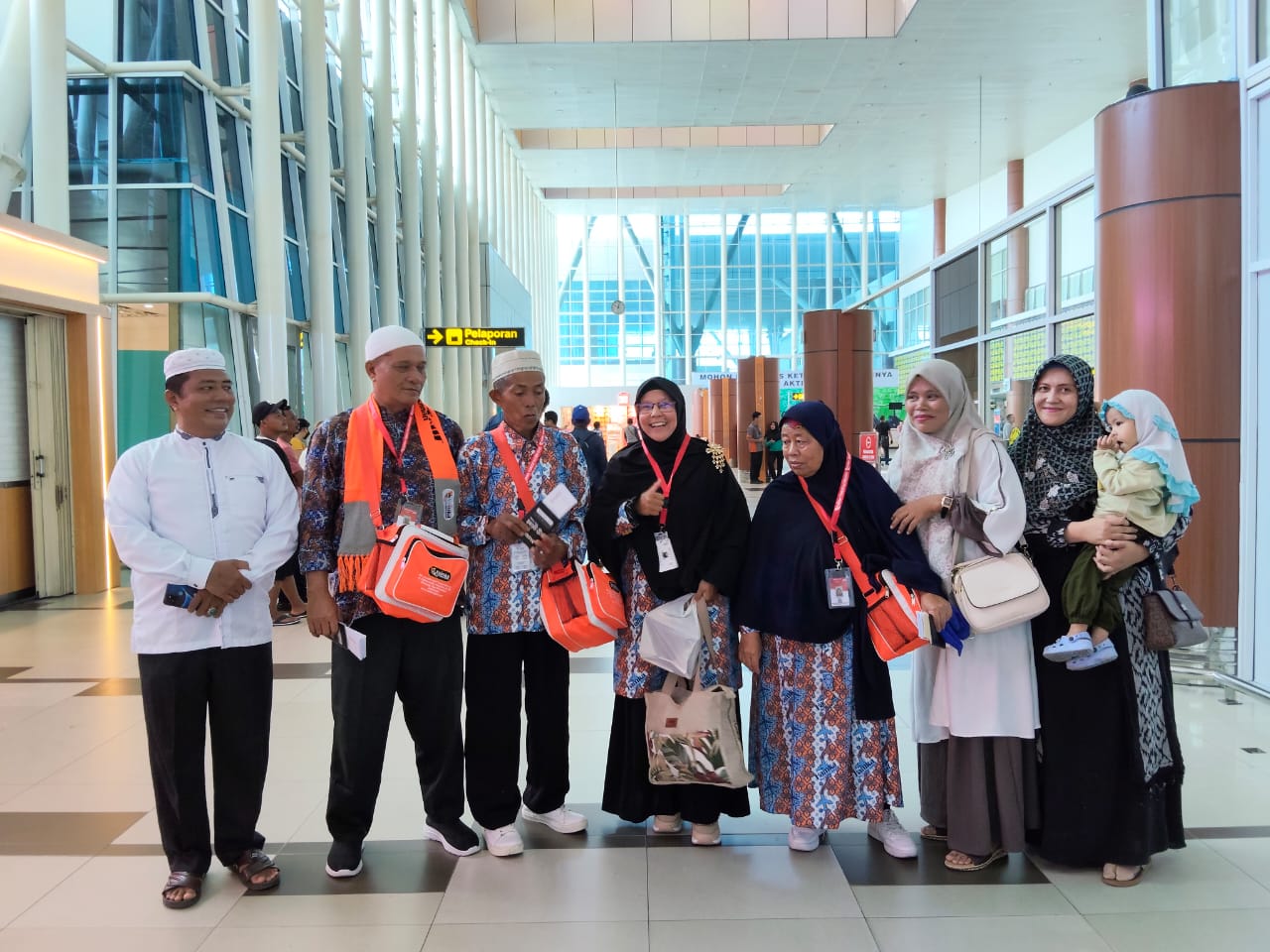 kerangkatan jama'ah umroh Hamkagiat dari bandara sultan syarif kasim 2